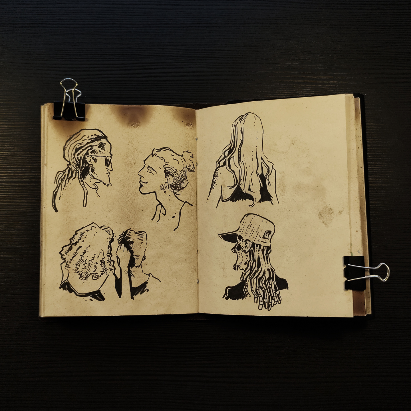 quick brush pen portraits of people at Jardim do Morro, Porto